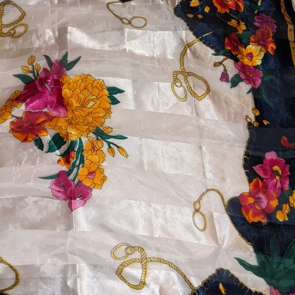 *Silky Sophisticated Floral Fashion Scarf, Square 38"x38" - Picture 8 of 11